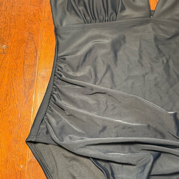 NWOT DKNY Halter One Piece Swimsuit Black Tummy Control Vacation Resort XXL - Picture 5 of 12